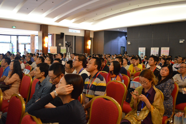 热烈祝贺2015柏亚塑料产业高峰论坛圆满举办